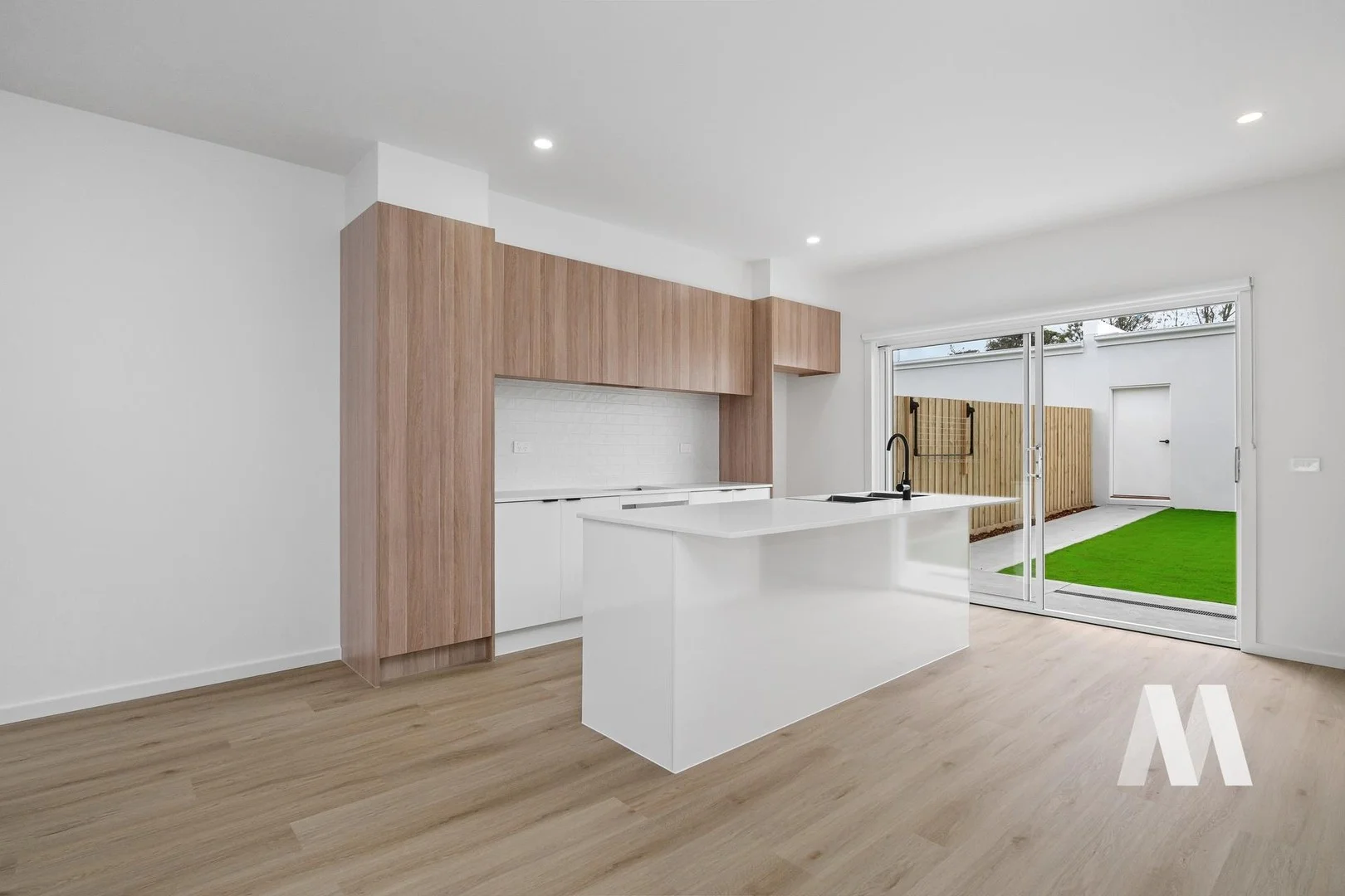 8 Tasman Boulevard, Donnybrook VIC 3064