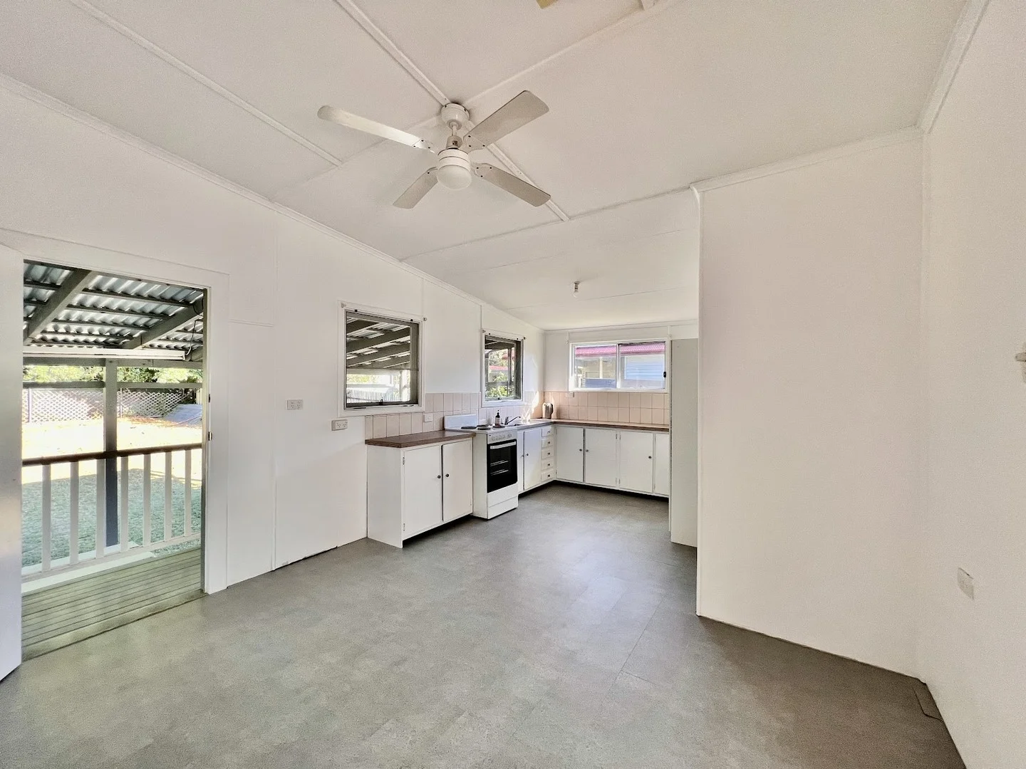 10 Short Street, Esk QLD 4312