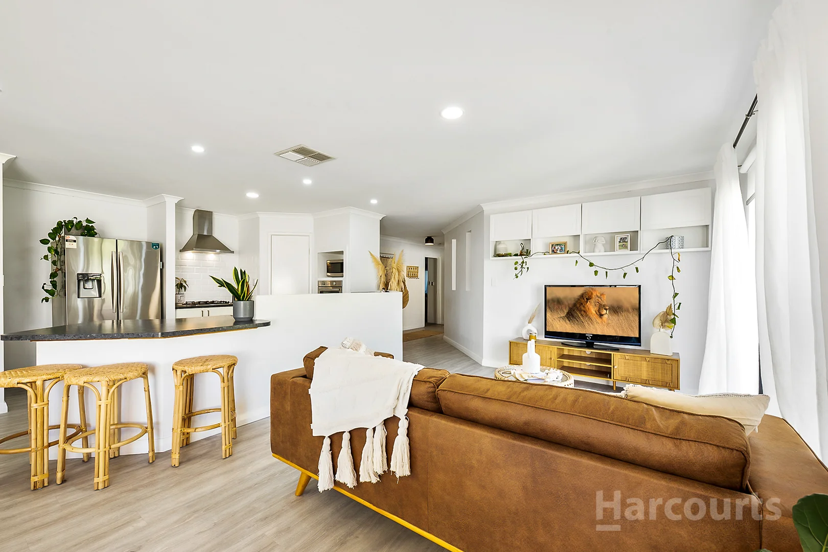 39 Highcliffe Circle, Lakelands WA 6180 photo 3