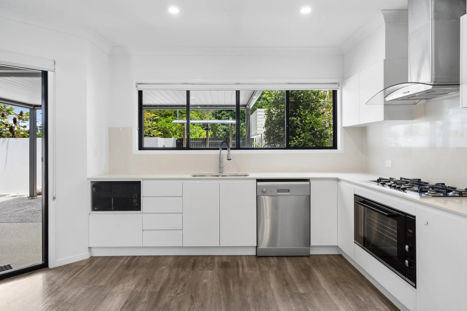 2/42 Poinciana Avenue, Tewantin QLD 4565