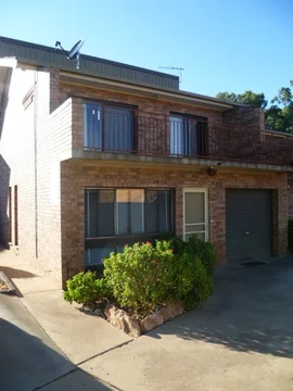 1/230 Wakaden Street, Griffith NSW 2680
