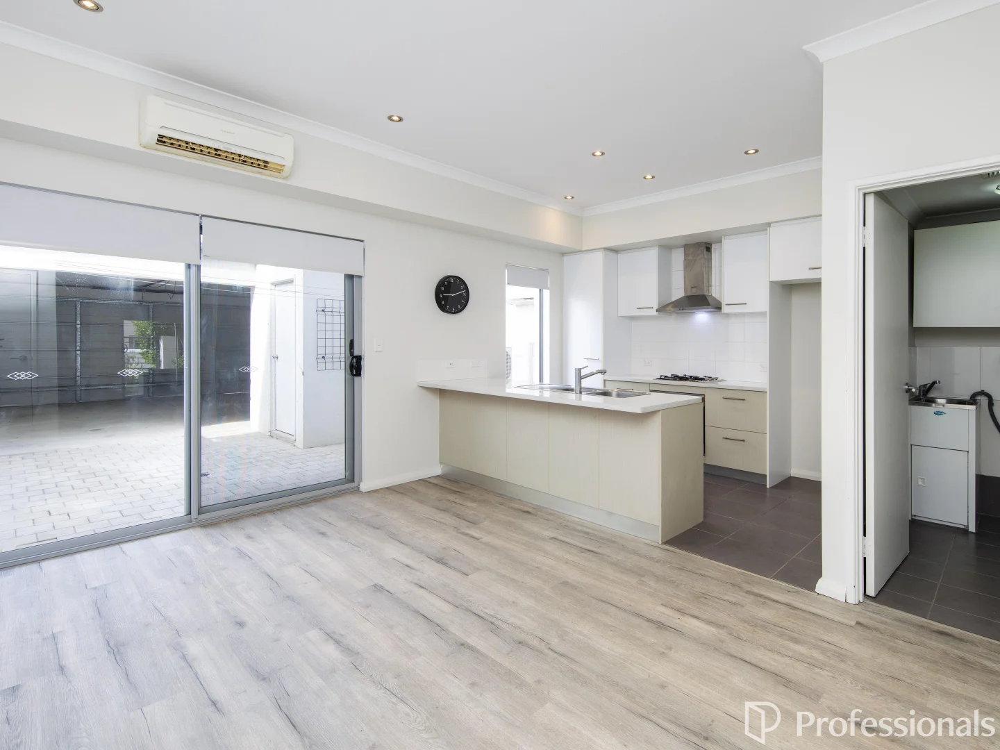 29 Gaudi Way, Clarkson WA 6030 photo 2