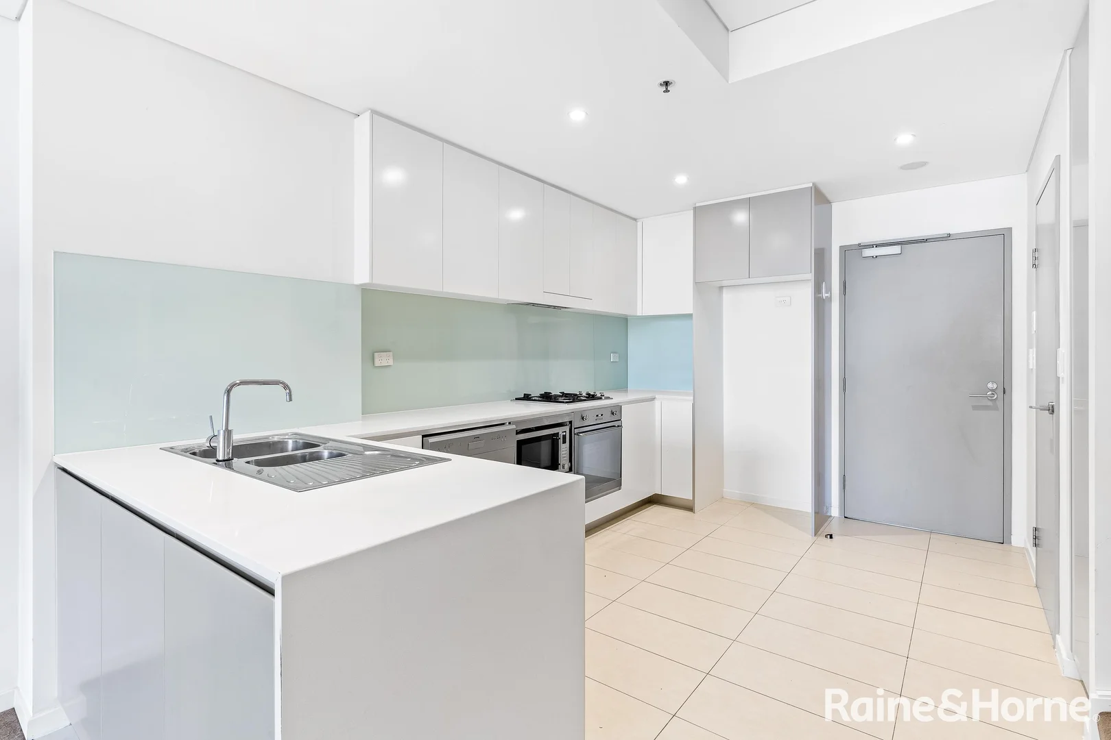 Additional image 3 of 906B/8 Bourke Street, Mascot NSW 2020