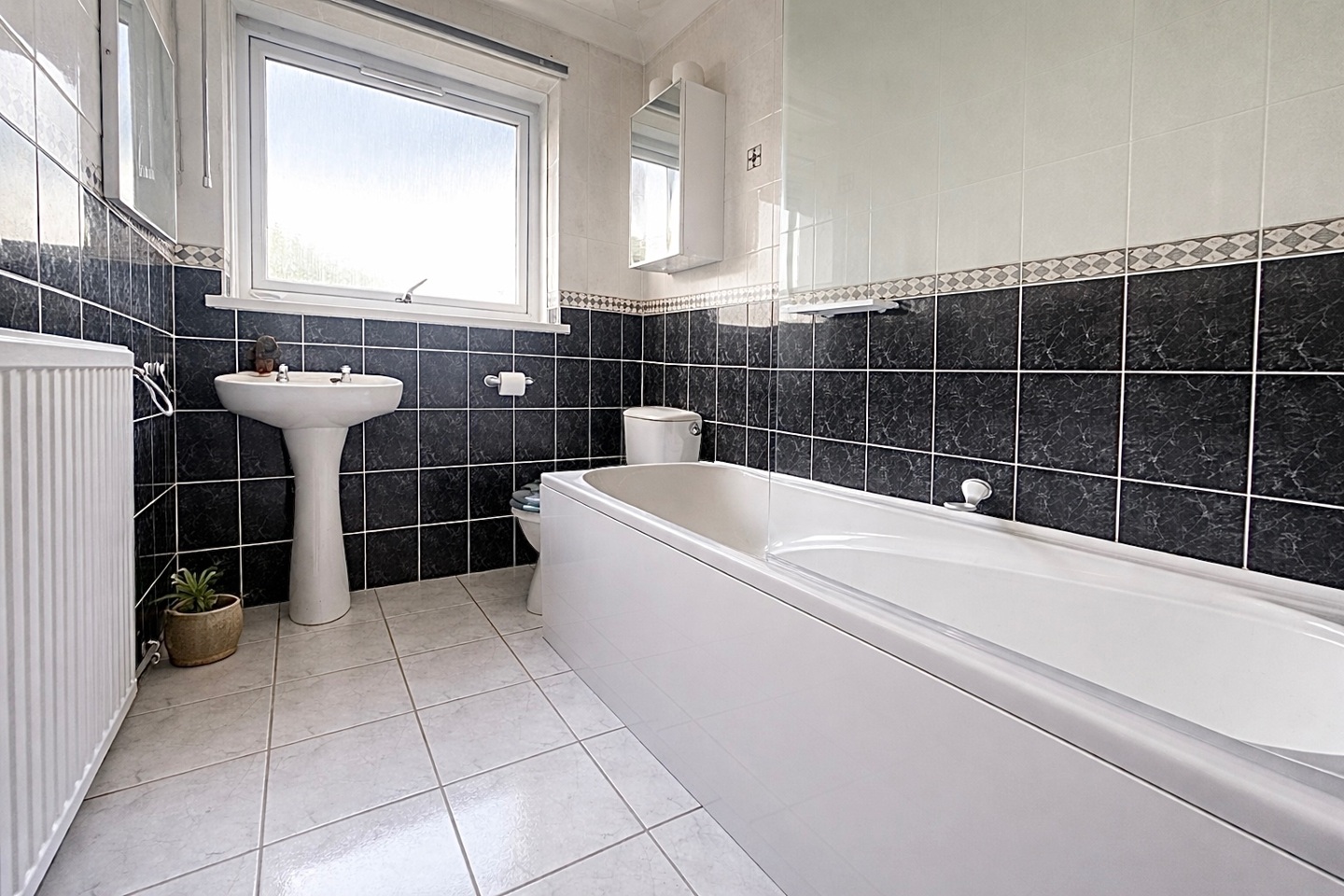 2 Bed Flat, Rumney, CF3, N1 7GU photo 3