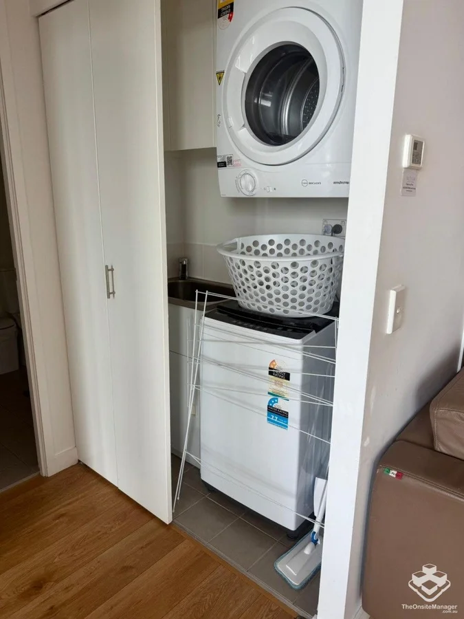 Additional image 8 of ID:21171871/33 T E Peters Drive, Broadbeach QLD 4218