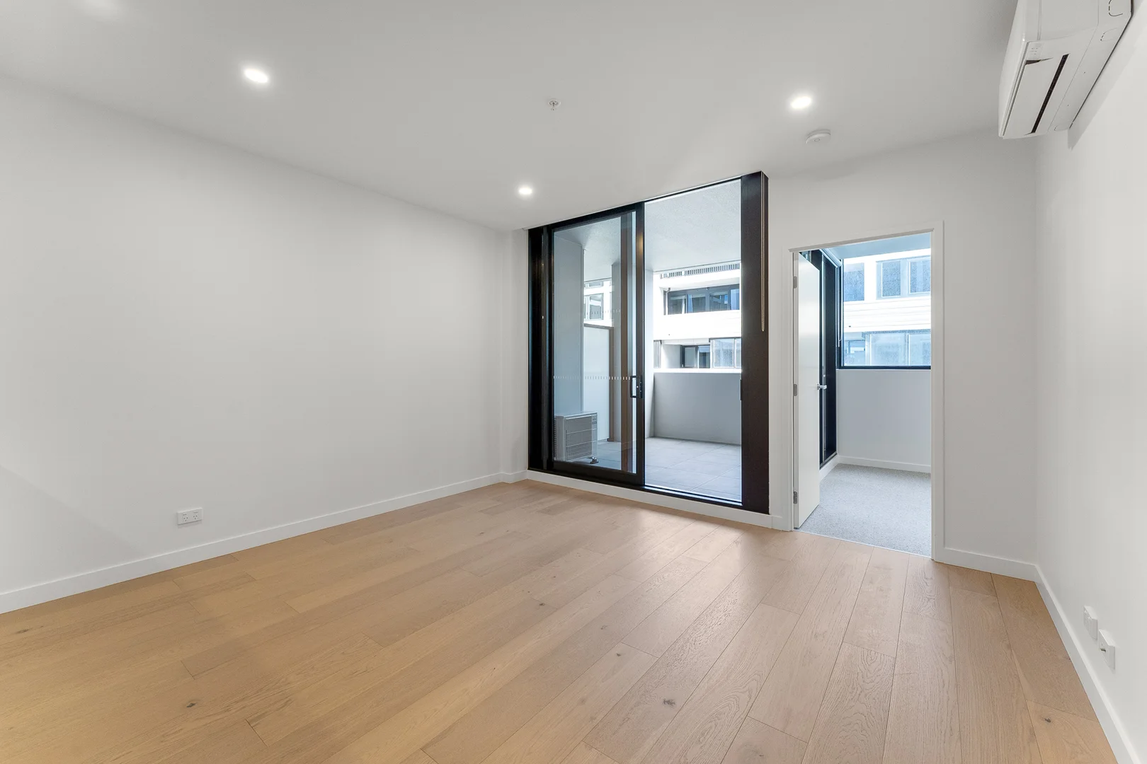 Additional image 3 of 302c/45 Linden Avenue, Ivanhoe VIC 3079