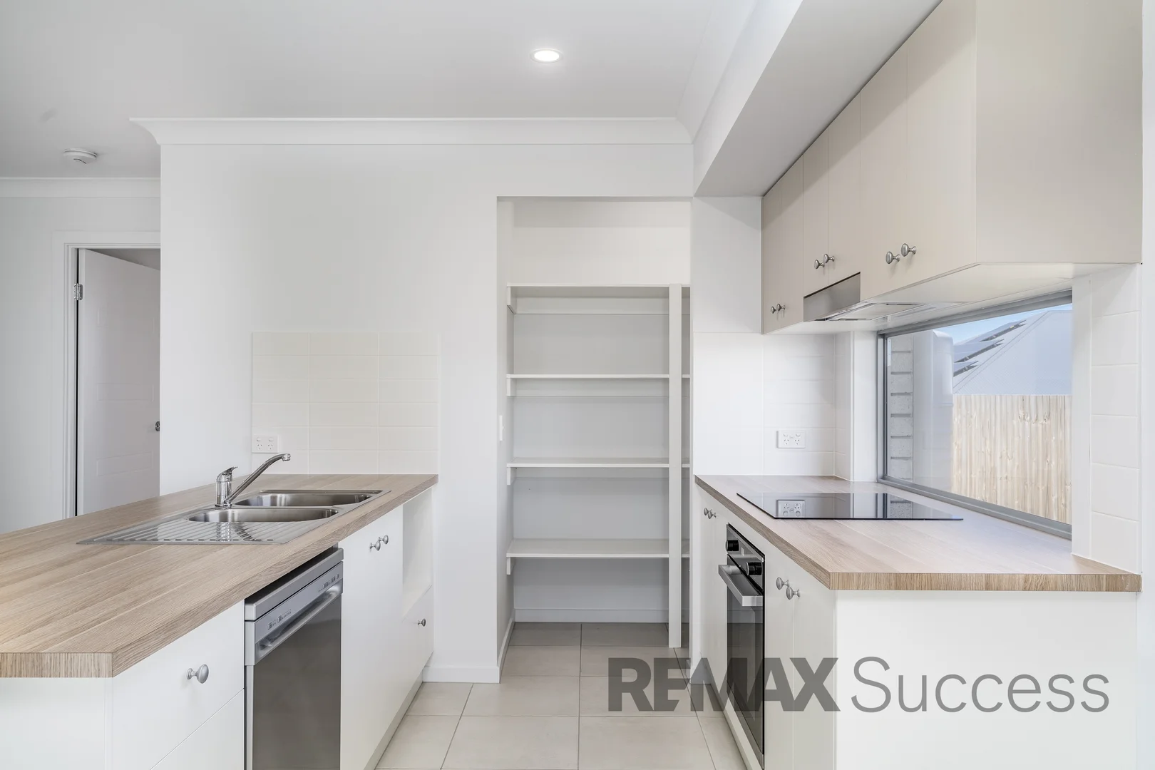 2/4 Oriole CRT, Glenvale QLD 4350 photo 3