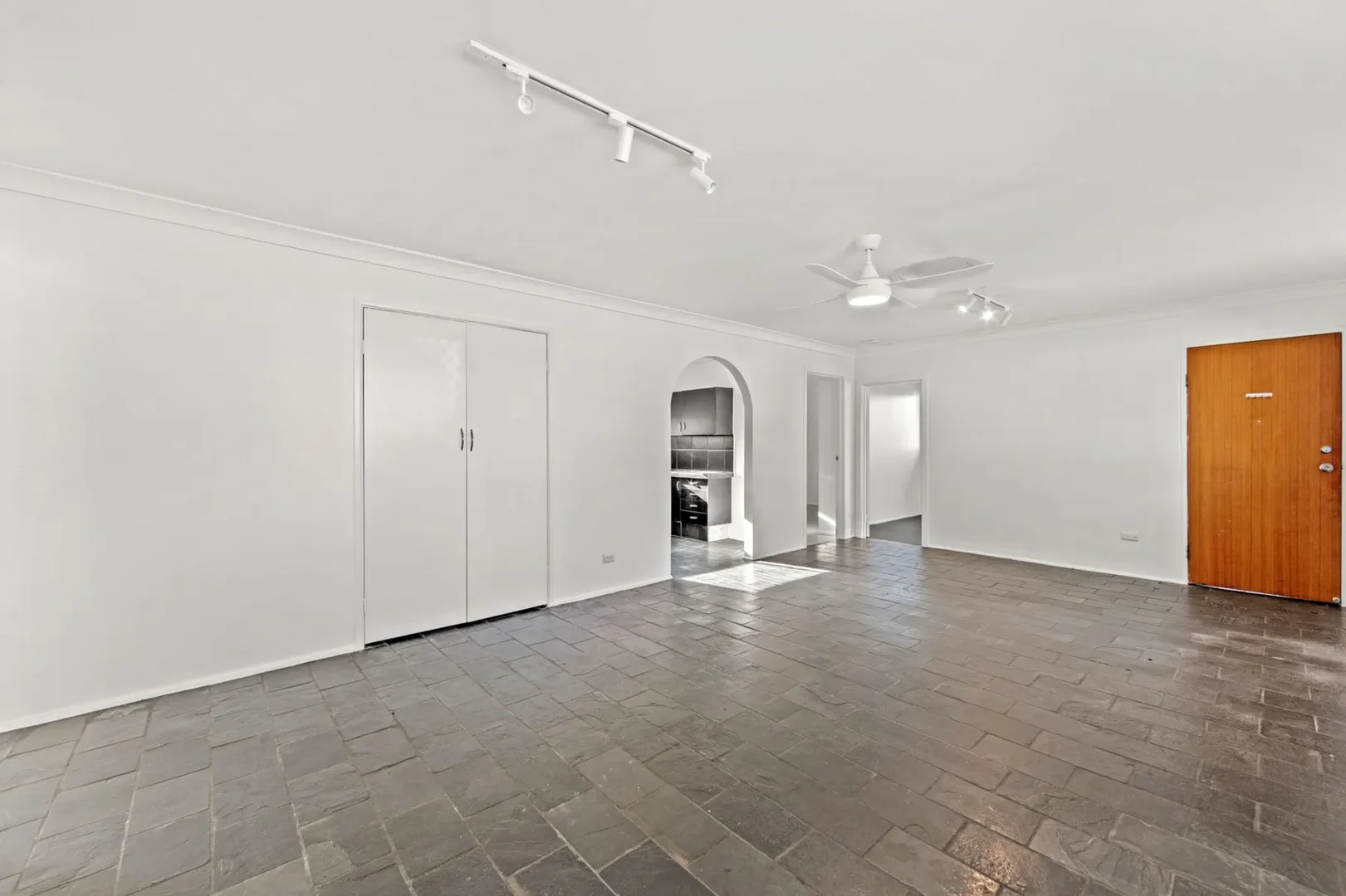 61 Warrener St, Nerang QLD 4211 photo 4
