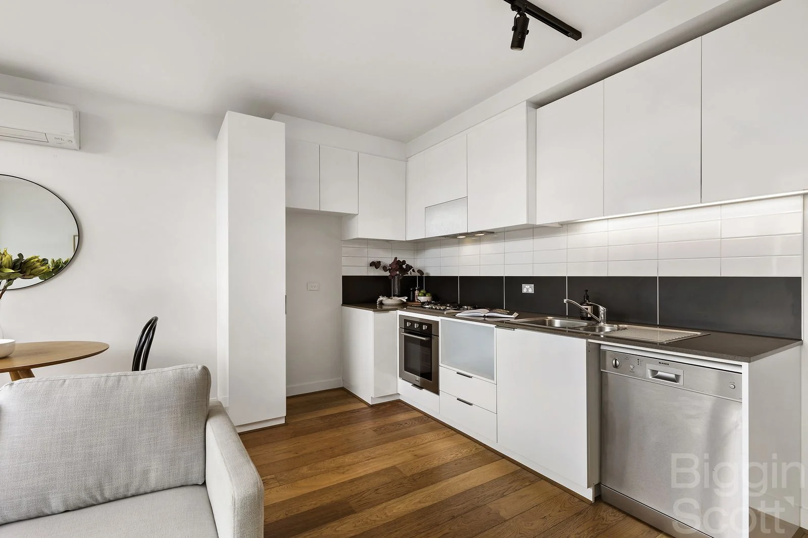 Additional image 3 of 207/12 Trenerry Crescent, Abbotsford VIC 3067
