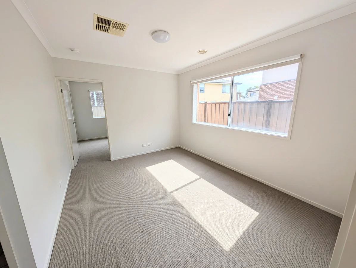 Additional image 8 of 33 Peninsula Crescent, Craigieburn VIC 3064