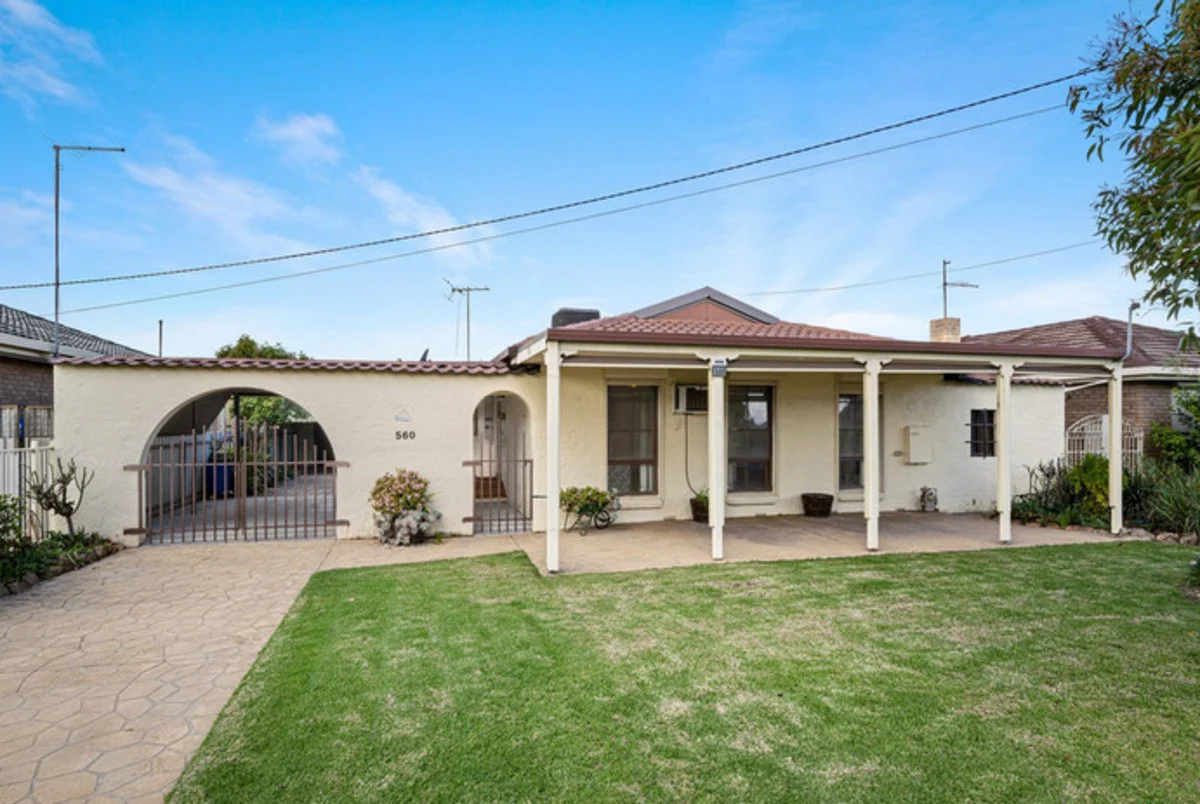 560 Kemp Street, Lavington NSW 2641