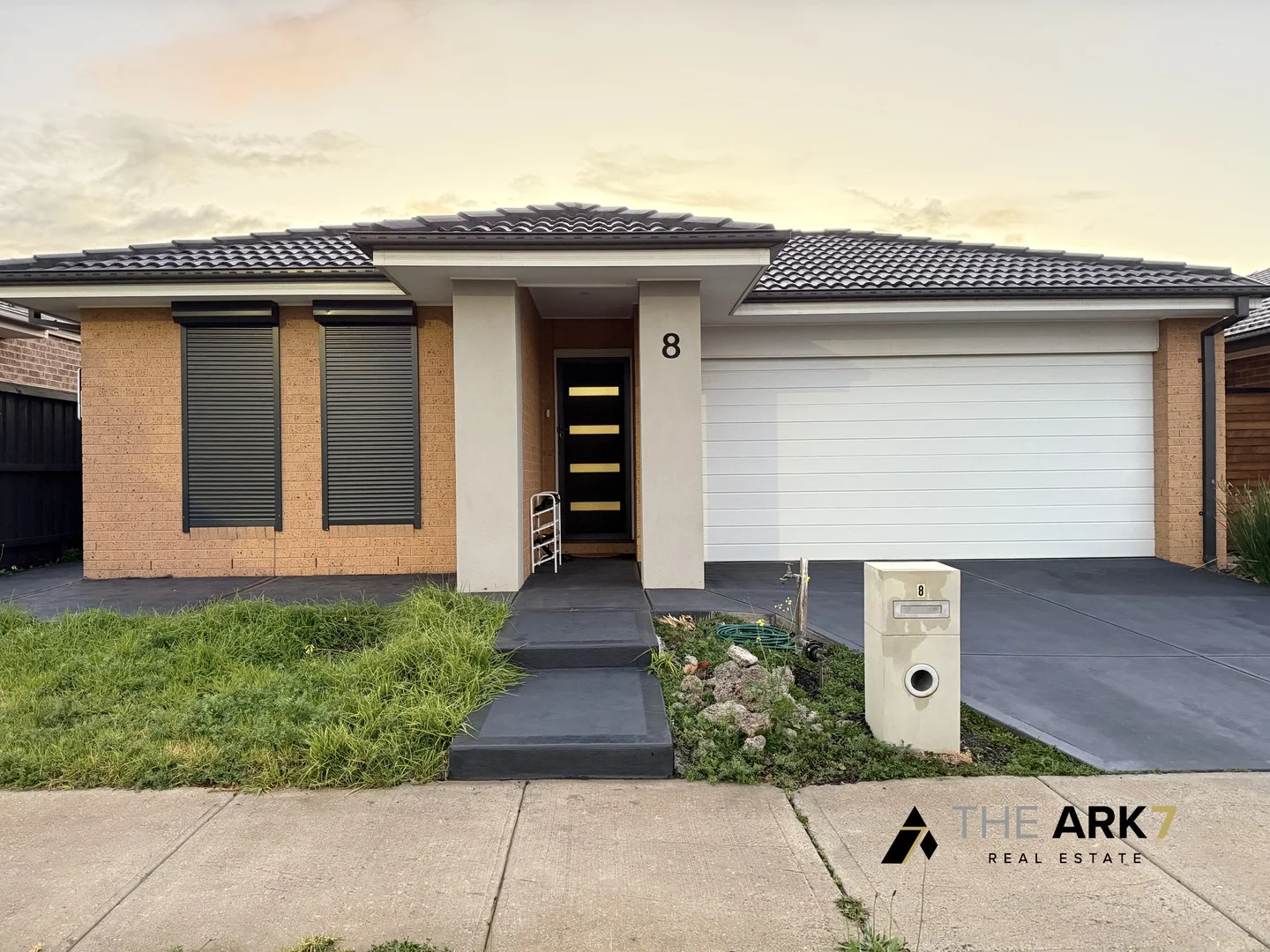 Additional image 2 of 8 Castle Road, Thornhill Park VIC 3335