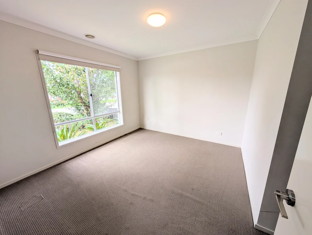 Additional image 5 of 33 Peninsula Crescent, Craigieburn VIC 3064
