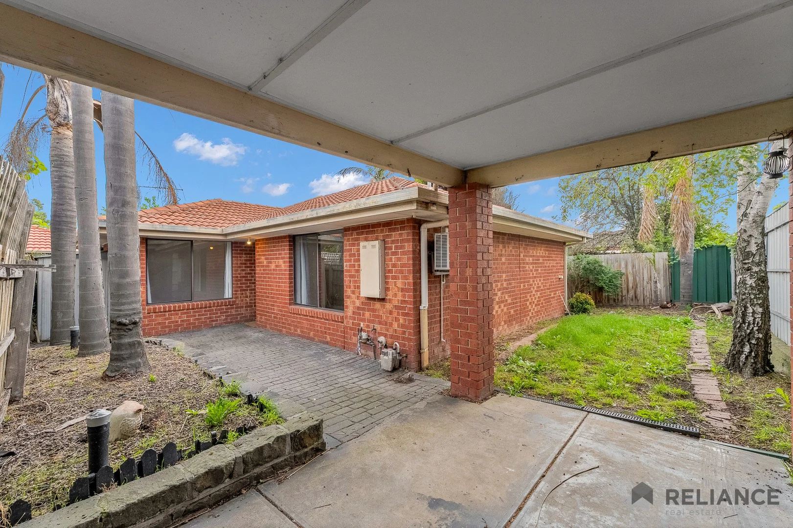 2/5 Amarina Close, Meadow Heights VIC 3048