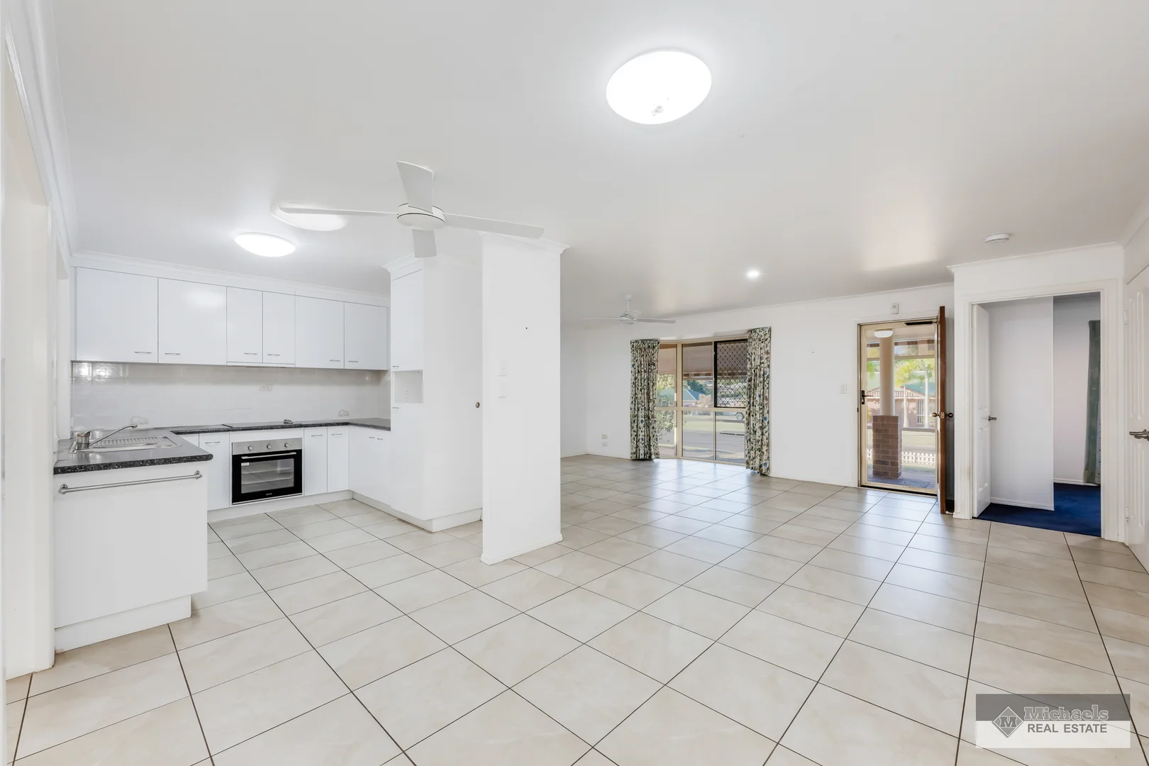Additional image 3 of 2 Banks Street, Avoca QLD 4670