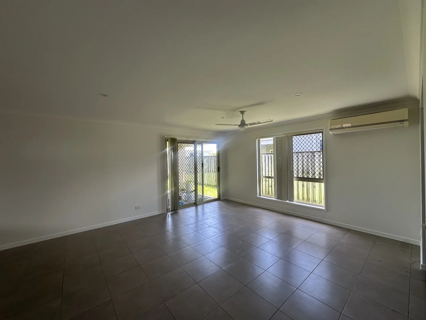 16 Burleigh Ct, Blacks Beach QLD 4740 photo 2