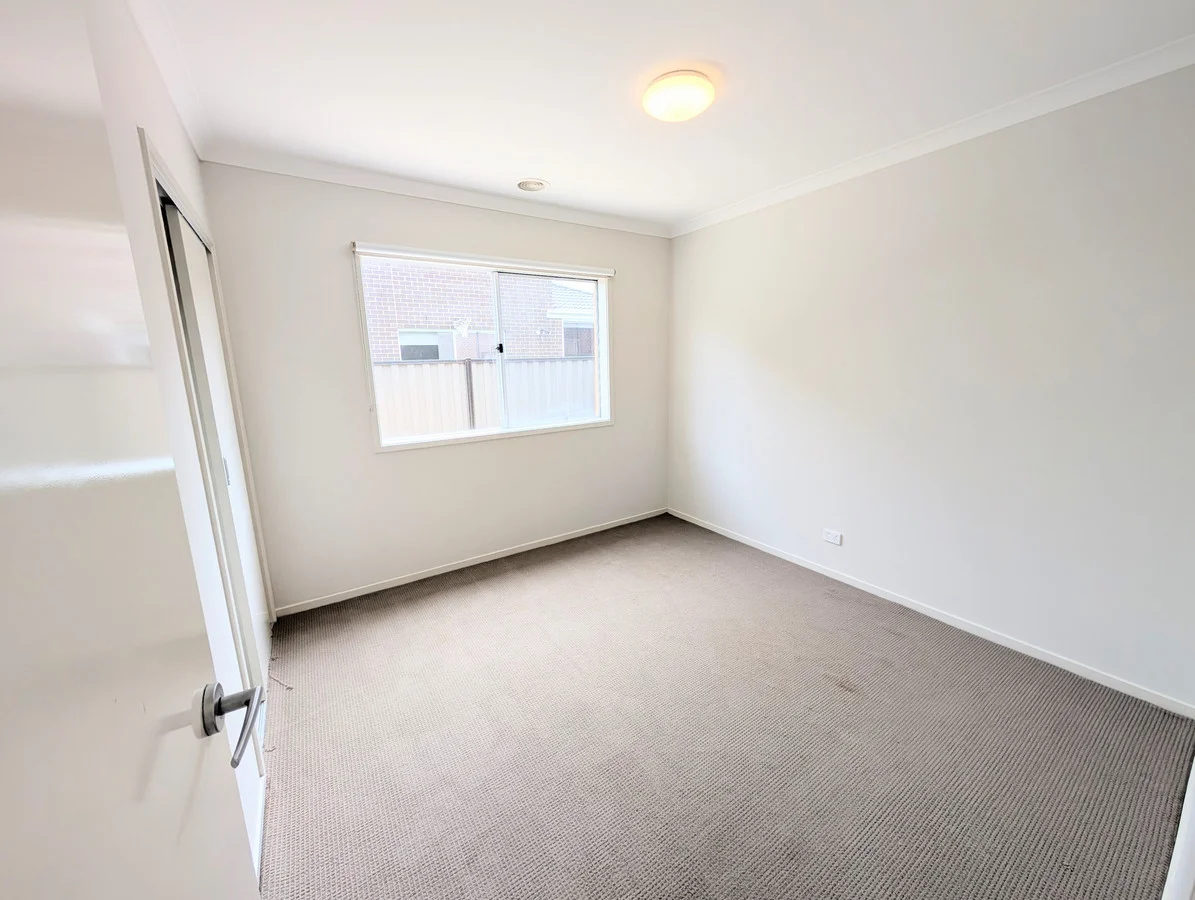 Additional image 11 of 33 Peninsula Crescent, Craigieburn VIC 3064