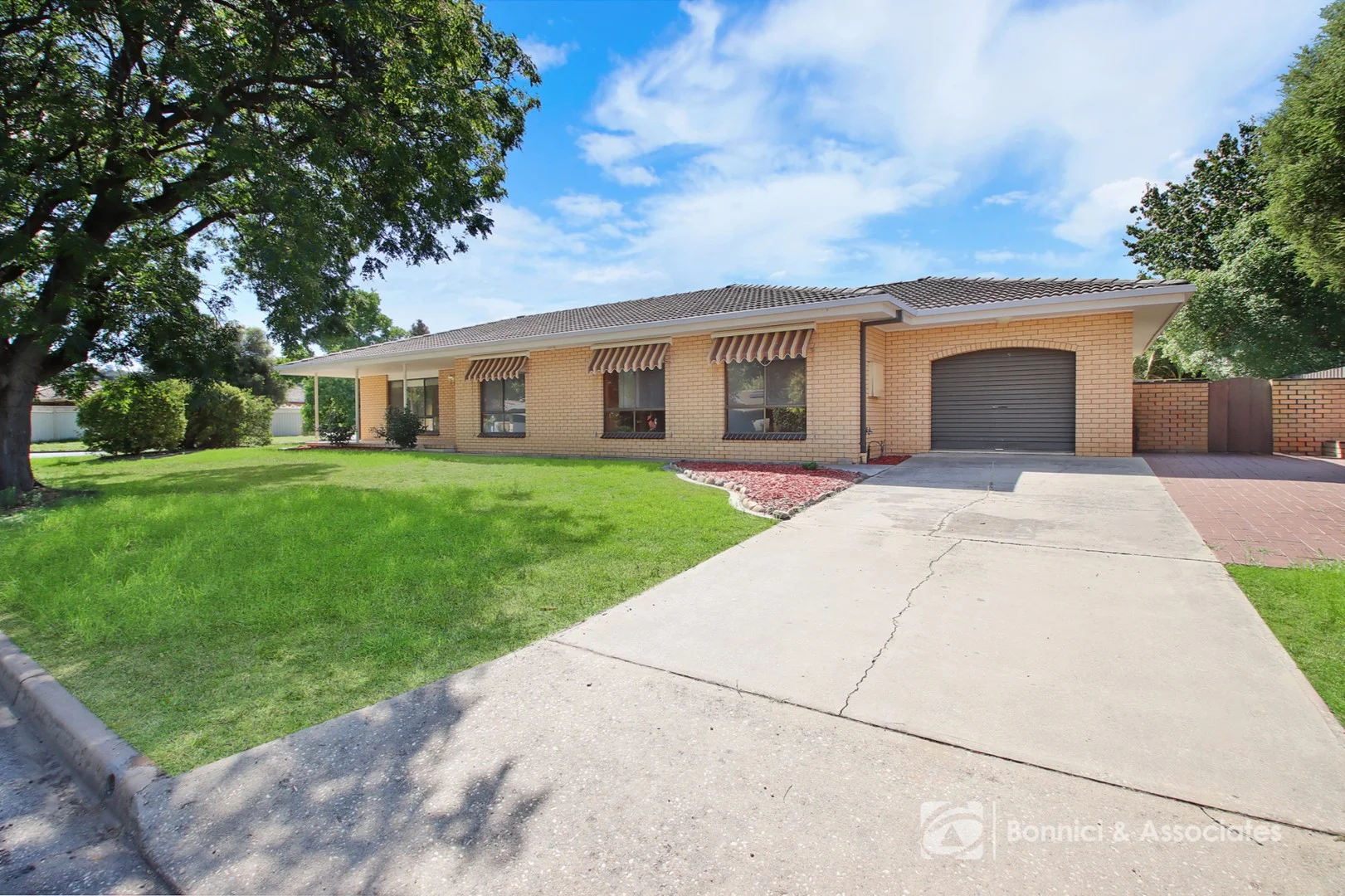 368 Poplar Drive, Lavington NSW 2641