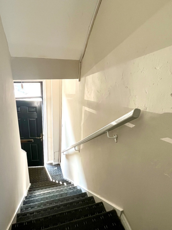3 Bed Flat, Holberry Gardens, S10, N1 7GU photo 2