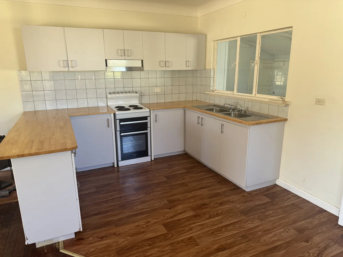 33 Gillark Street, Dudley Park WA 6210