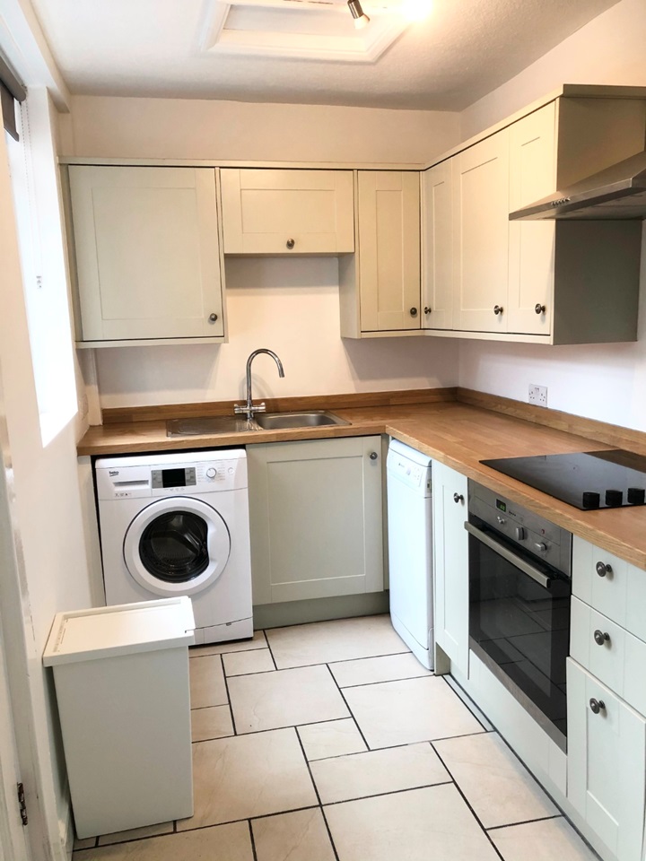 3 Bed Terraced House, Vincent Road, S7, N1 7GU
