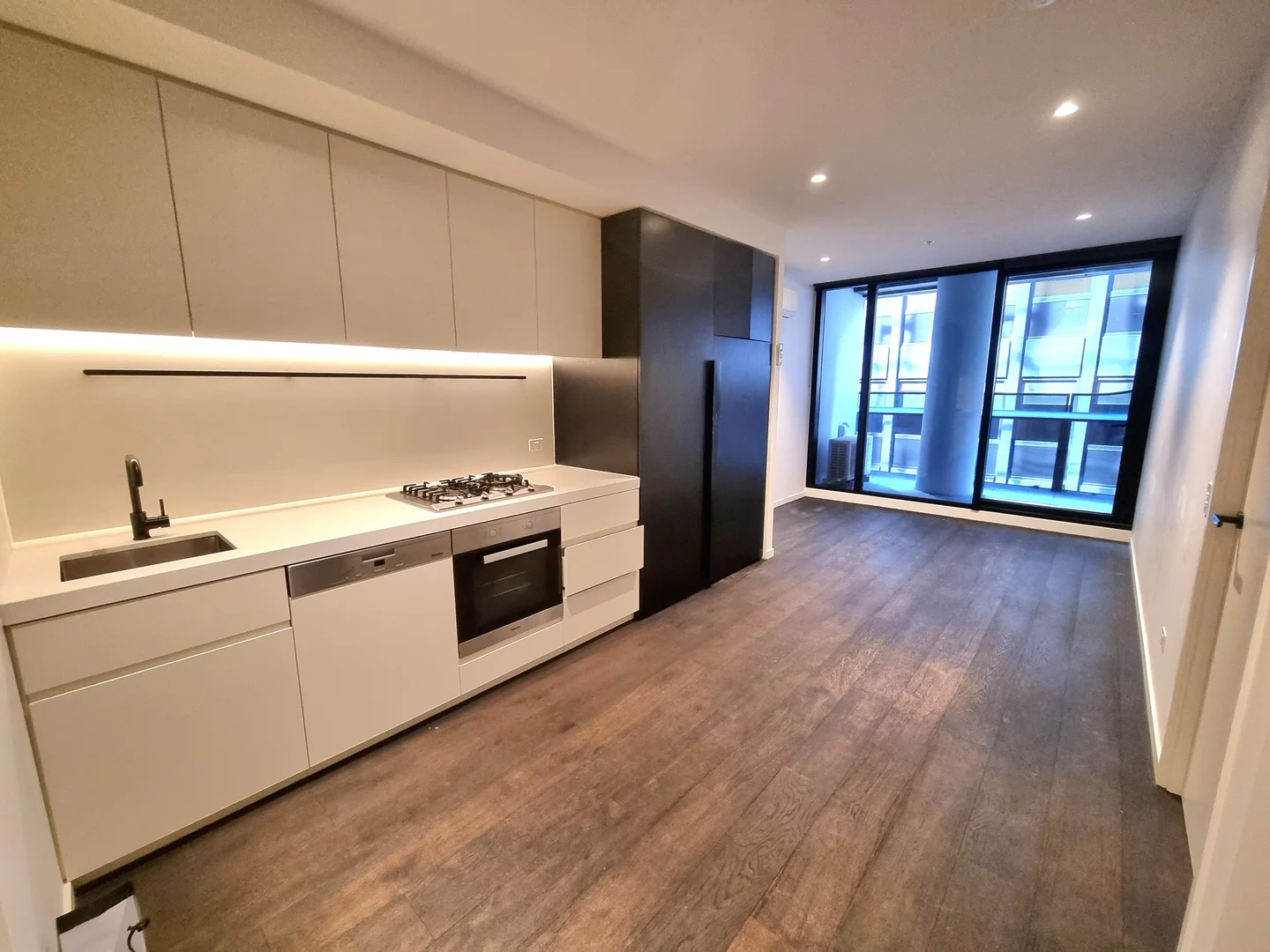 Additional image 10 of 1B1B/450 St Kilda Road, Melbourne VIC 3004