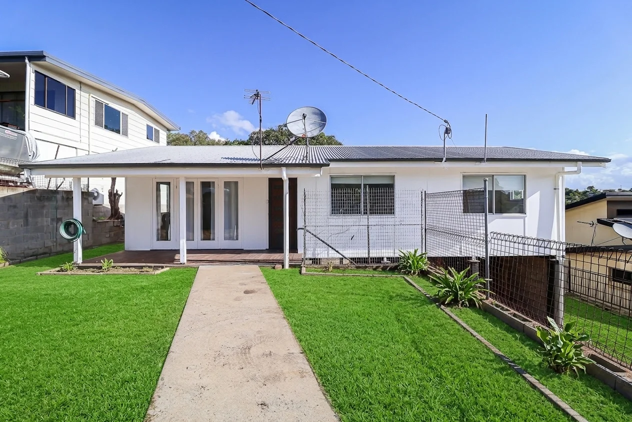 5 Warren Street, West Gladstone QLD 4680