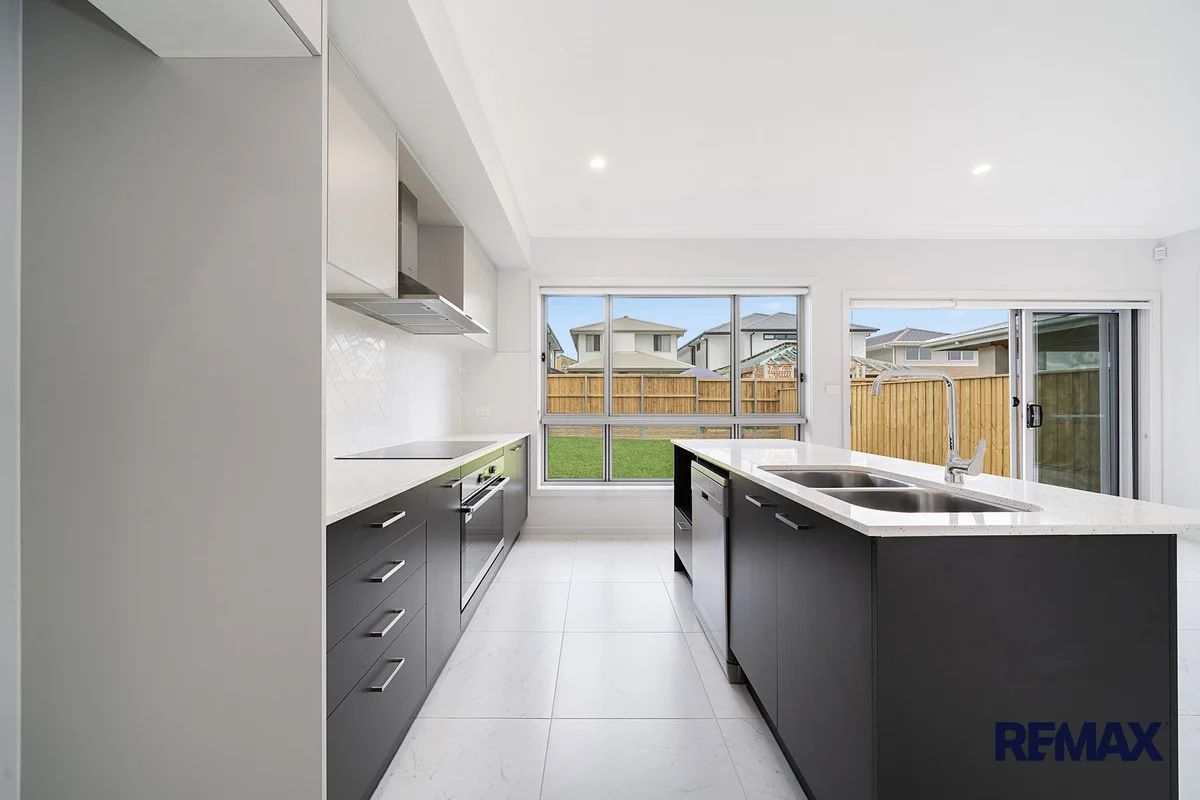 5 Creek Way, Cobbitty NSW 2570 photo 3