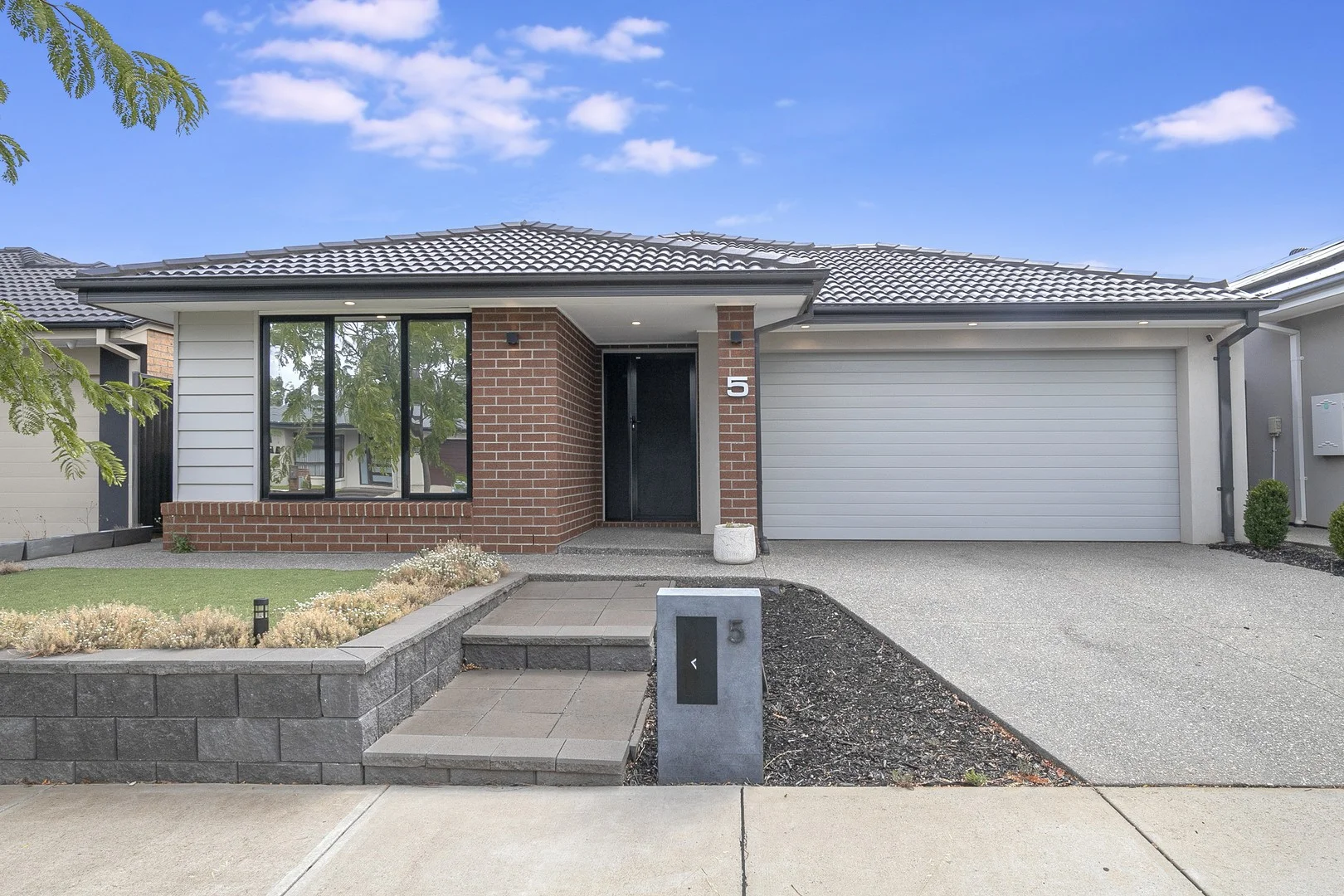 5 Reston Way, Strathtulloh VIC 3338
