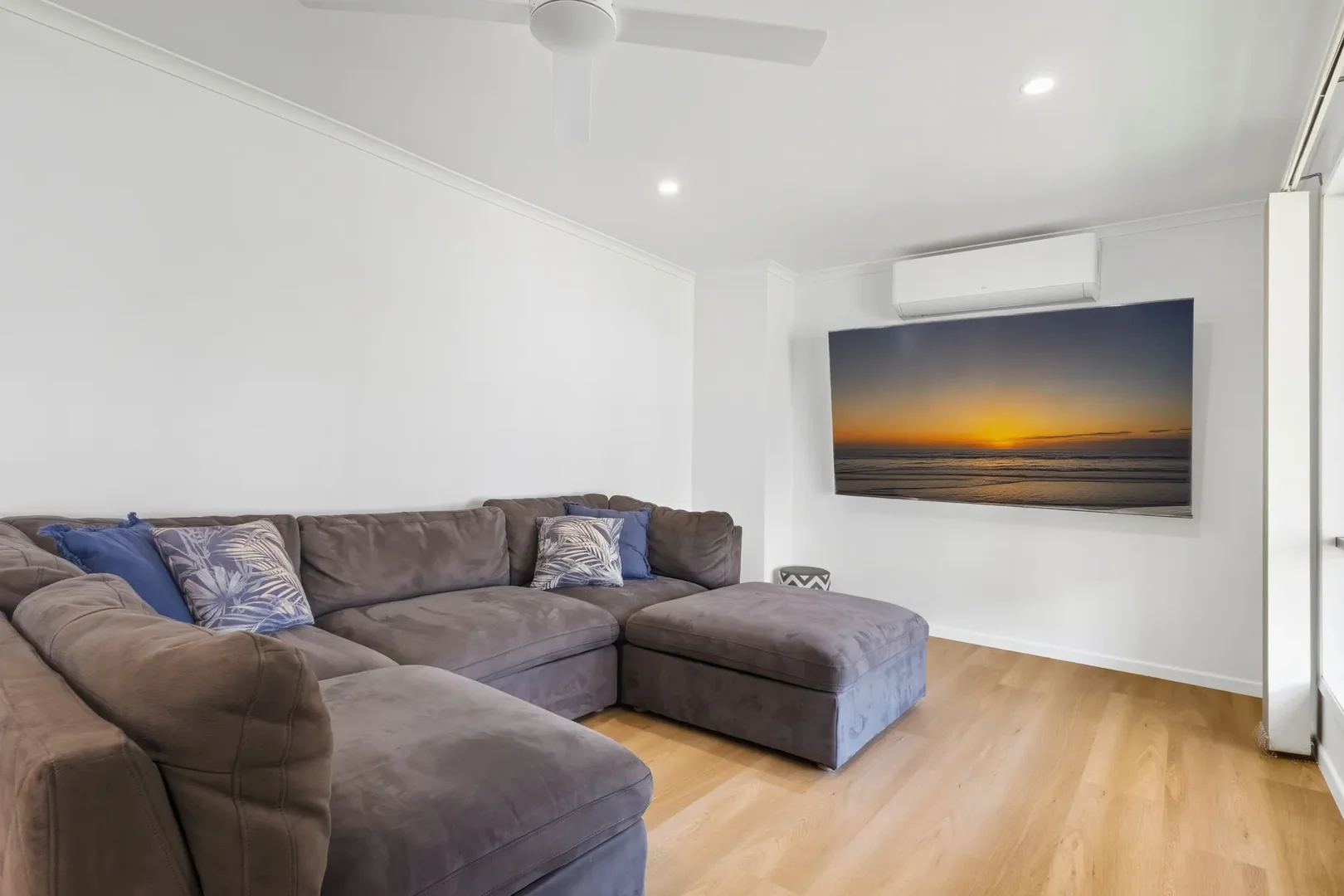 1/8 Morinda Way, Labrador QLD 4215 photo 5