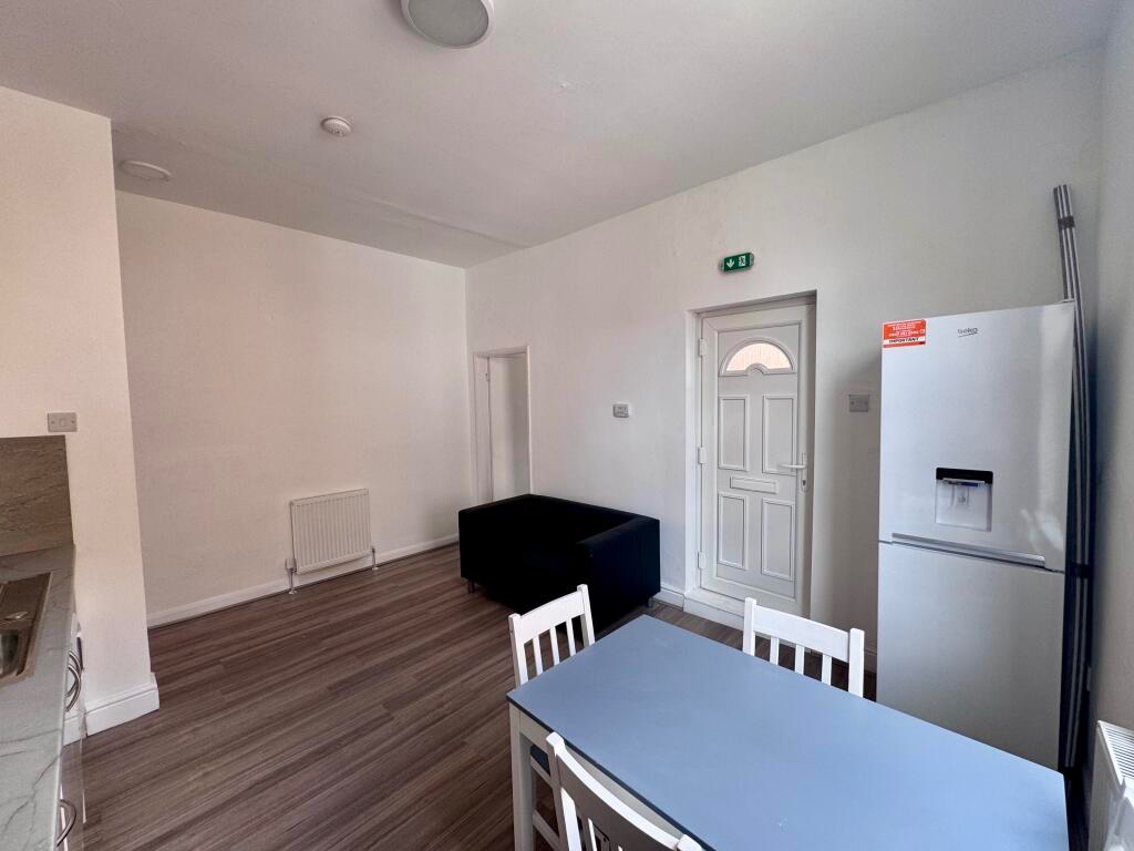 Additional image 4 of 2 Bed Flat, Nottingham, NG7, N1 7GU