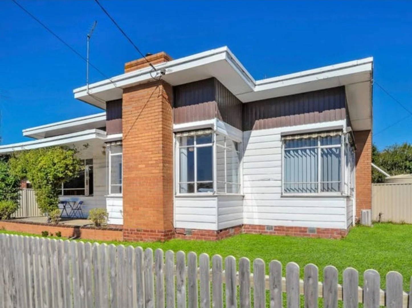 4 Huntington St, Wendouree VIC 3355