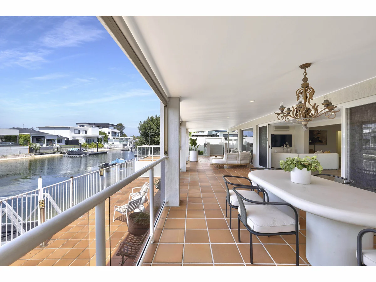 8 Cristobel Court, Broadbeach Waters QLD 4218