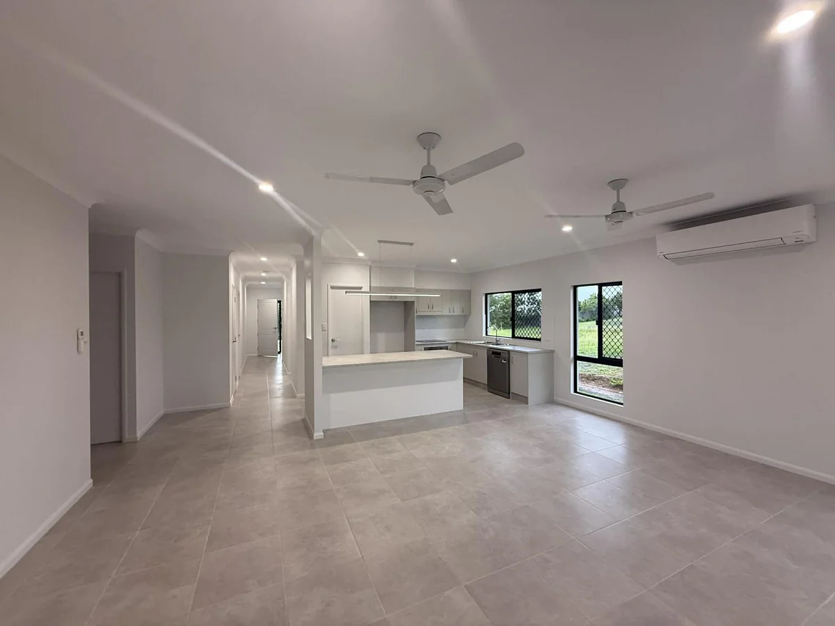 7 Elsie Close, Mareeba QLD 4880 photo 2