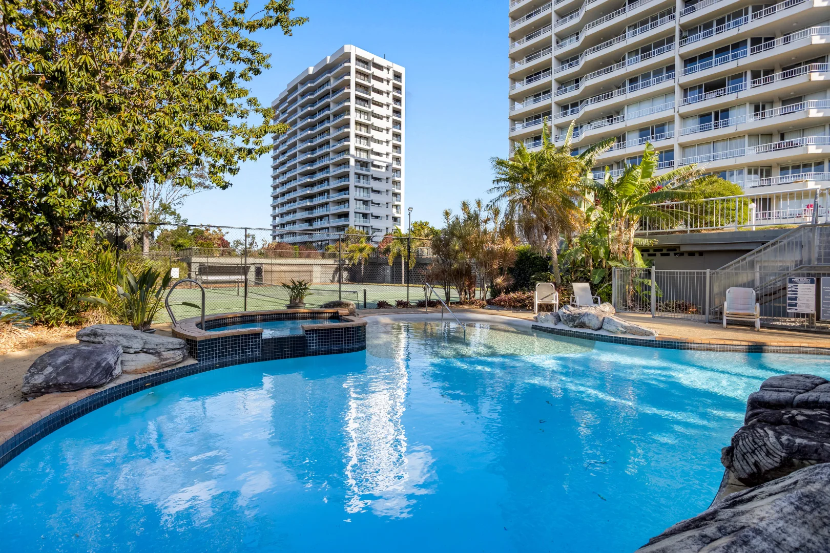 53/54 Hooker Boulevard, Mermaid Waters QLD 4218 photo 2