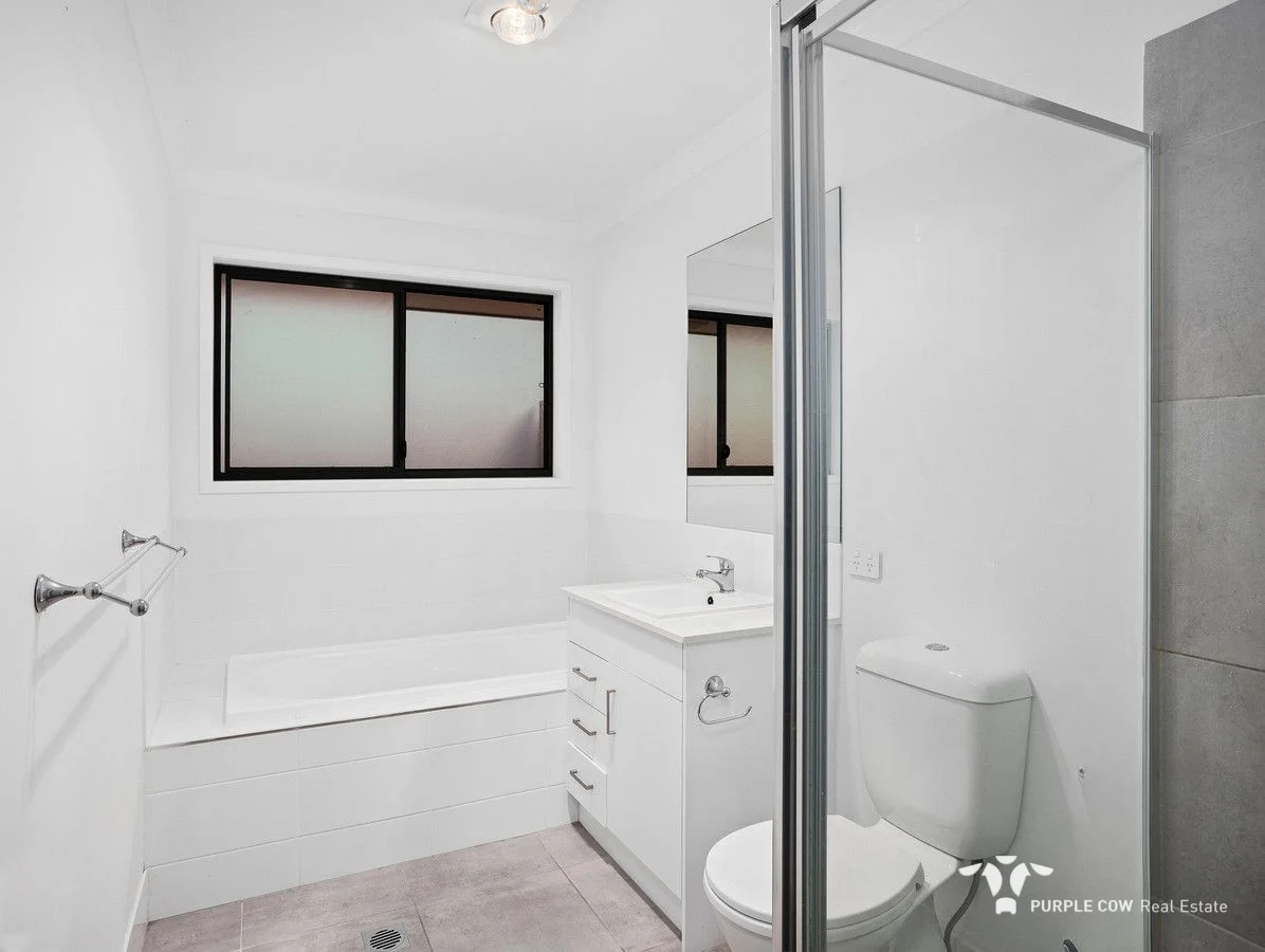 14 Logging Crescent, Spring Mountain QLD 4300 photo 3