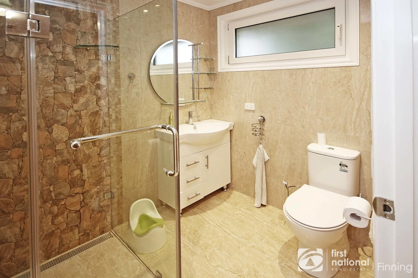 13 Millswyn, Avenue, Hampton Park VIC 3976 photo 5