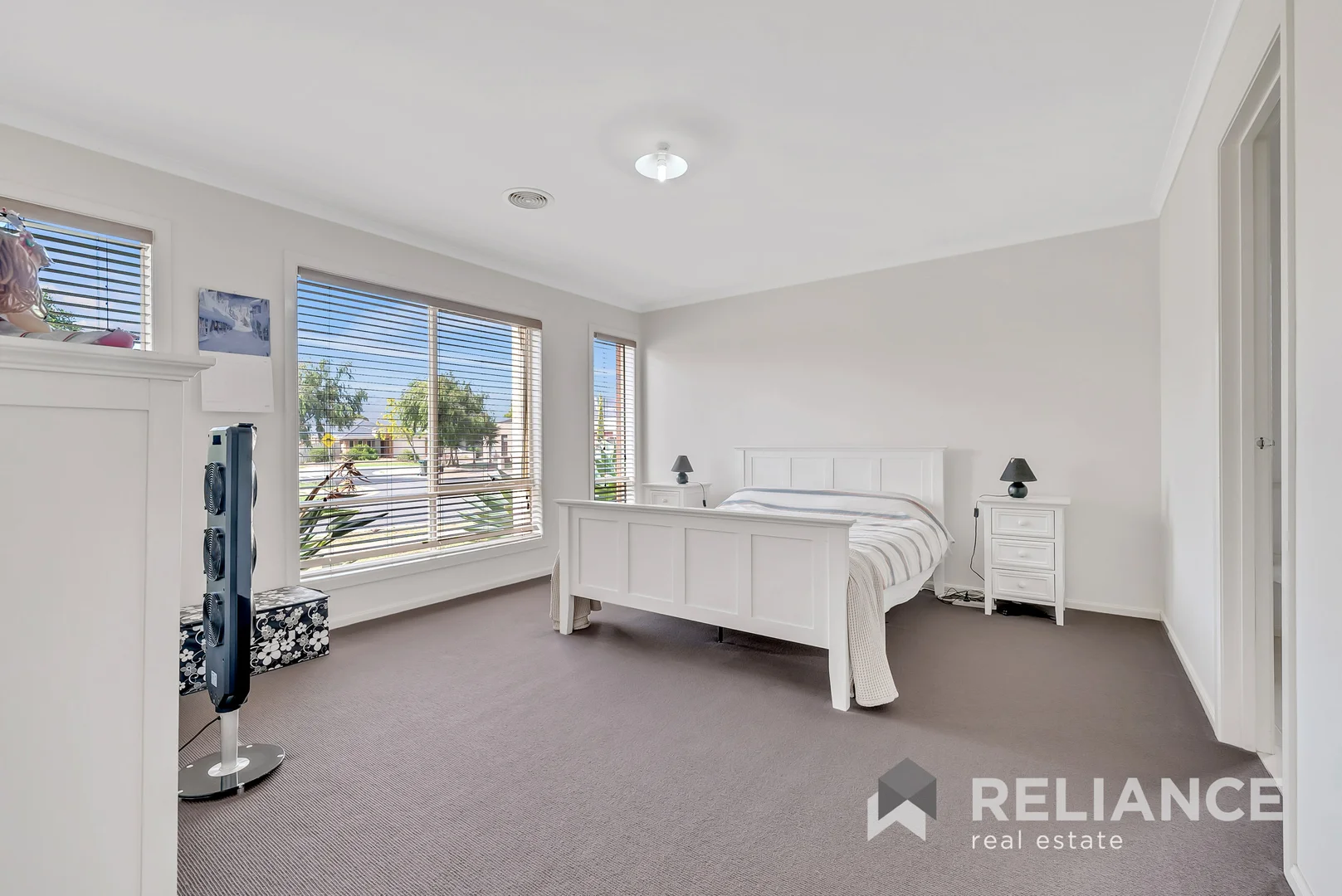 1 Saffron Place, Point Cook VIC 3030 photo 3