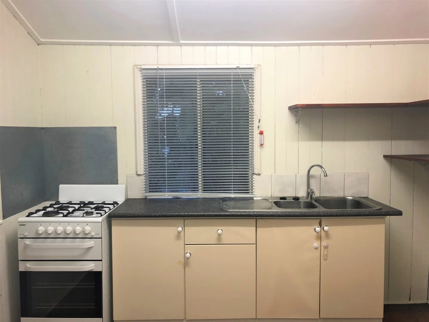 2/11 King St, North Mackay QLD 4740 photo 3