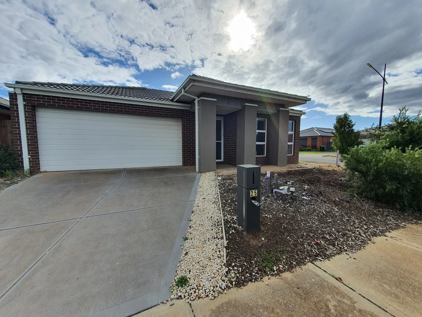 25 Norwood Drive, Melton South VIC 3338