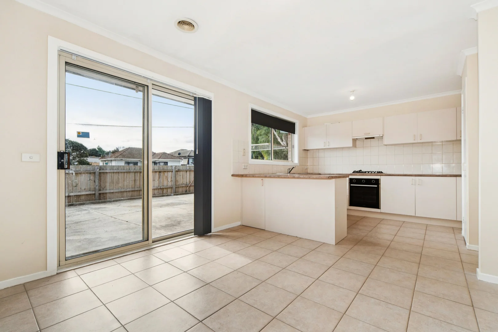 Additional image 3 of 6/116-118 Beach Street, Frankston VIC 3199