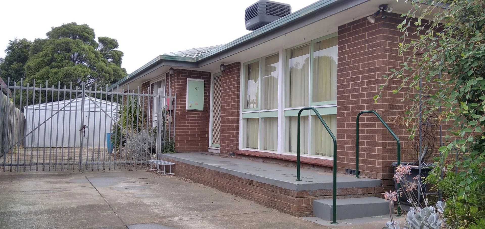 31 Blackwood Drive, Melton South VIC 3338