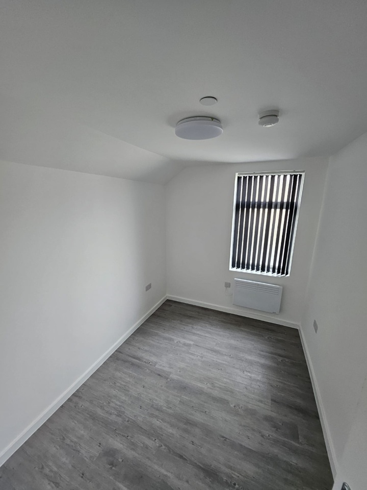2 Bed Flat, Cardiff, CF24, N1 7GU photo 3