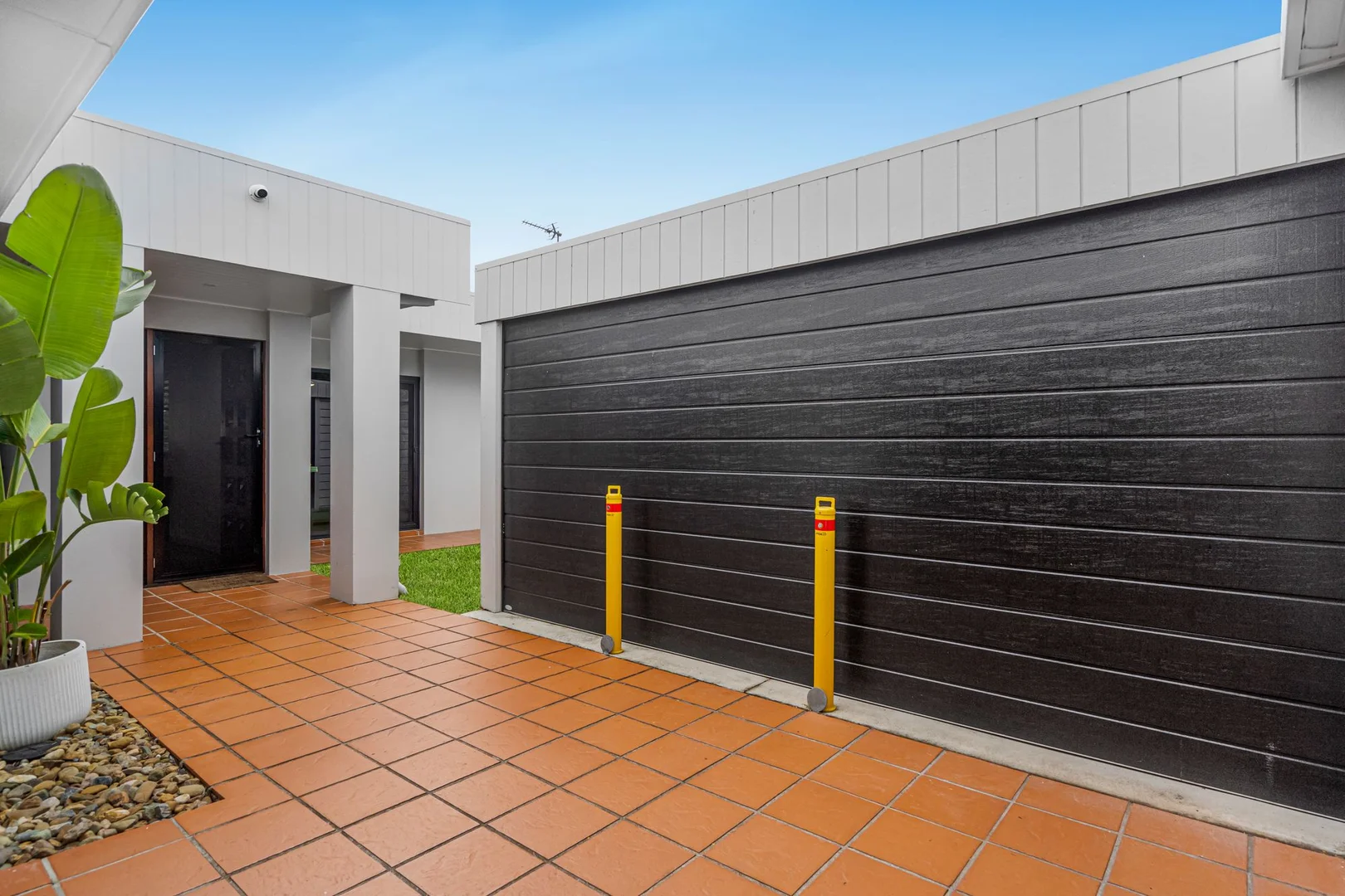 Additional image 12 of 35 Poinciana Boulevard, Broadbeach Waters QLD 4218