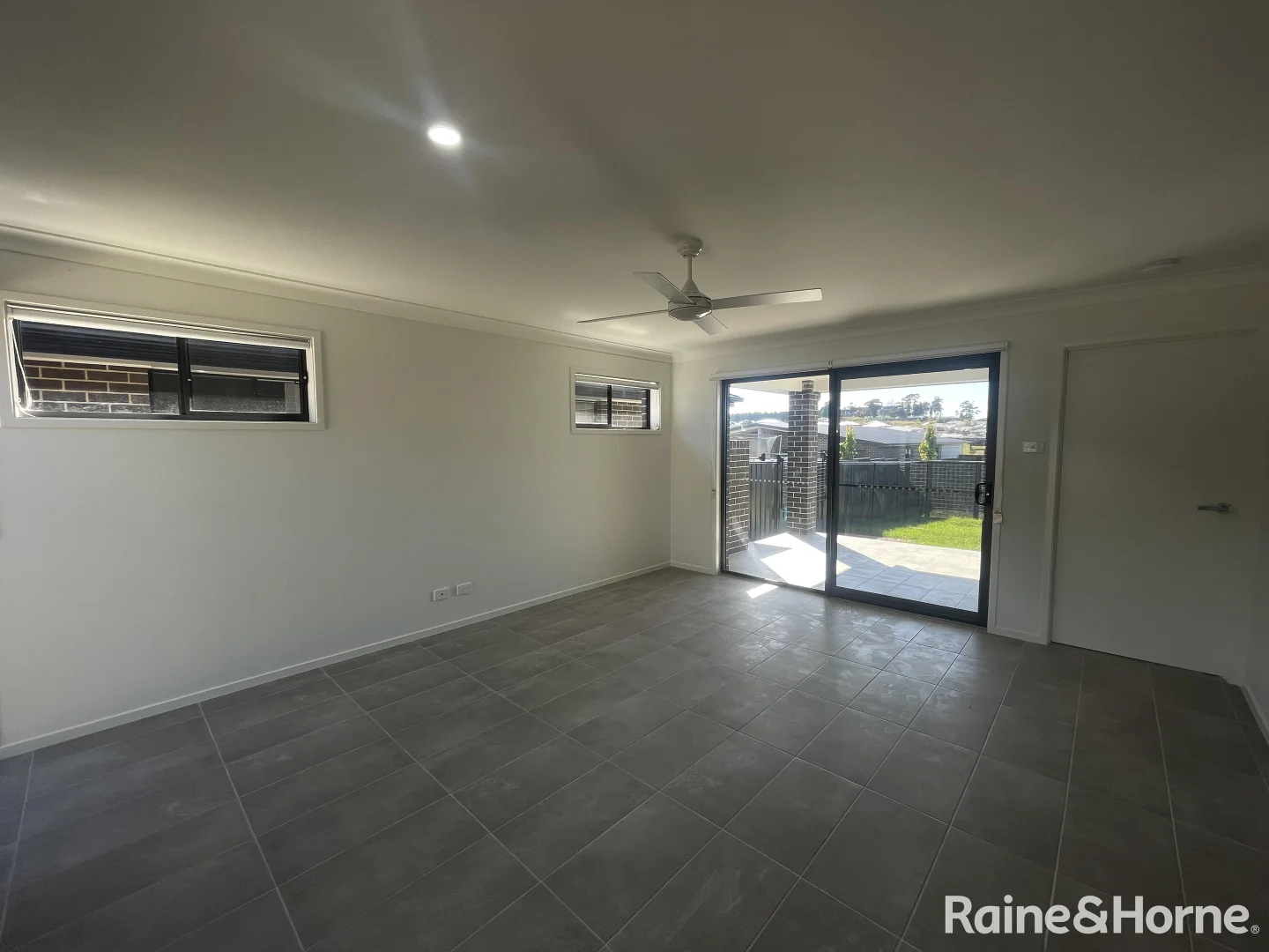 Additional image 3 of 1/8 Bonneville Boulevard, Goulburn NSW 2580