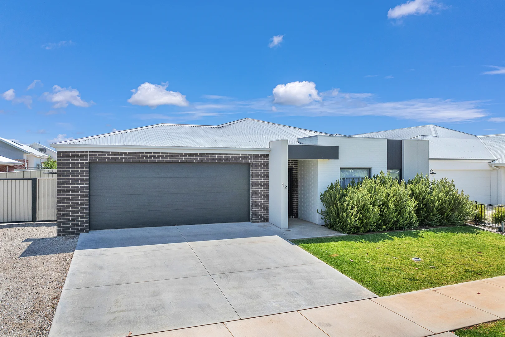 12 Black Swan Boulevard, Moama NSW 2731 photo 2
