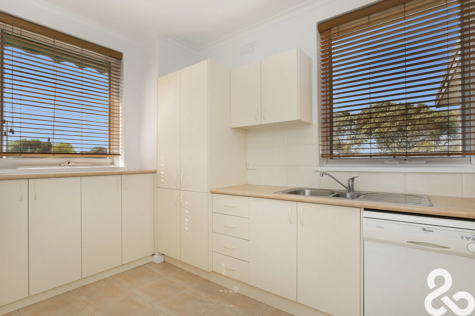 Additional image 3 of 6/2 Salisbury Avenue, Ivanhoe VIC 3079