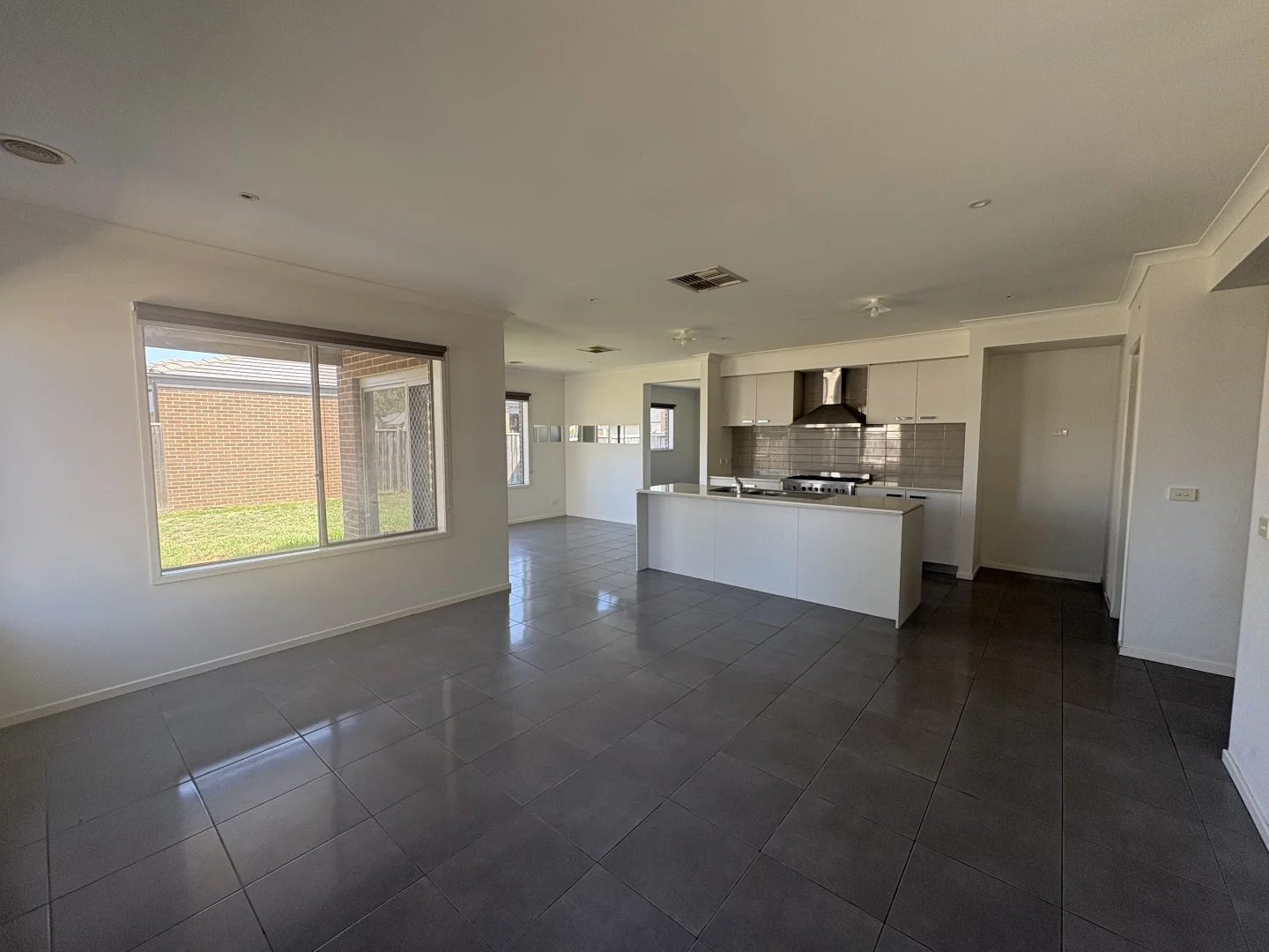 37 Copernicus Circuit, Cranbourne West VIC 3977 photo 4