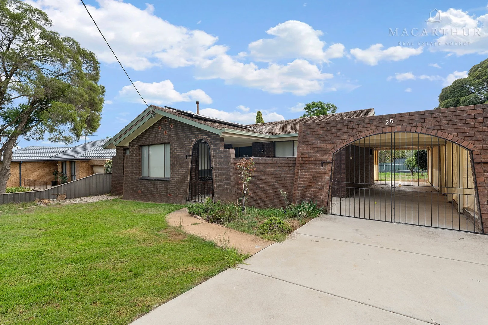 25 Bavaria Street, Tolland NSW 2650