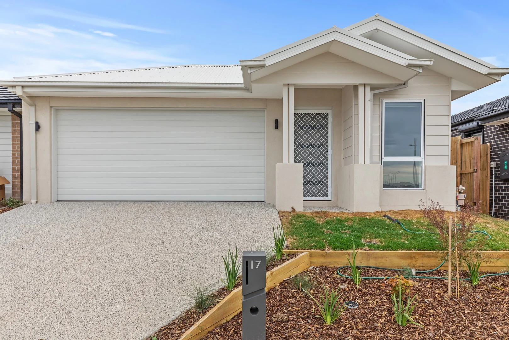 17 Winfred Drive, Mambourin VIC 3024